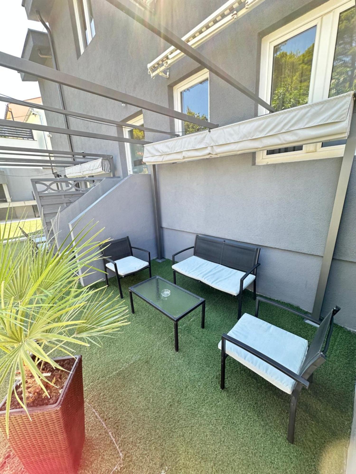 Apartmani Vernissage Biograd Na Moru Exterior foto